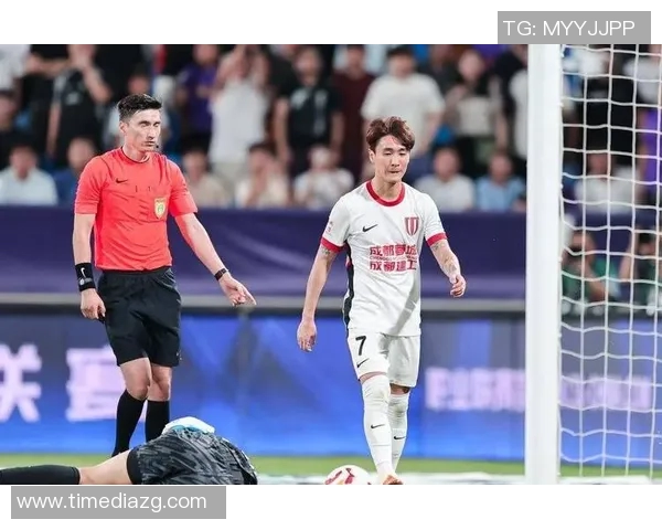 足球明星为何在场外频频爆发暴力行为的深层原因探讨